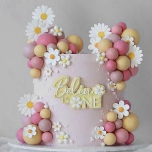 50 pezzi di mini decorazioni per torte, palline di schiuma con margherite e fiori rosa pastello e gialli, set di decorazioni per torte di diverse dimensioni.