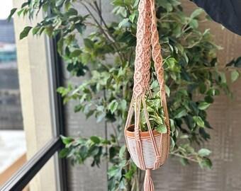 Colgador de plantas de macramé con patrón de diamantes de perla, decoración bohemia moderna, macramé para maceta, regalo para amantes de las plantas, porta macetas bohemio grande con borla