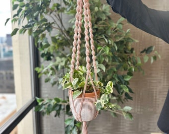 Pearl Pink Spiral Macrame Plant Hanger, Macrame for Flower Pot, Twist Helix Knot, Pink 70s vintage decor, Large boho pot holder with tassel