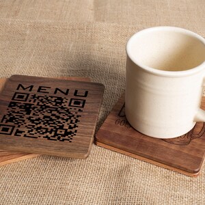 Signo de código Qr, favor de boda a granel, código Qr personalizado, posavasos de madera personalizados, posavasos de madera, posavasos personalizados, posavasos de bar, menú de restaurante