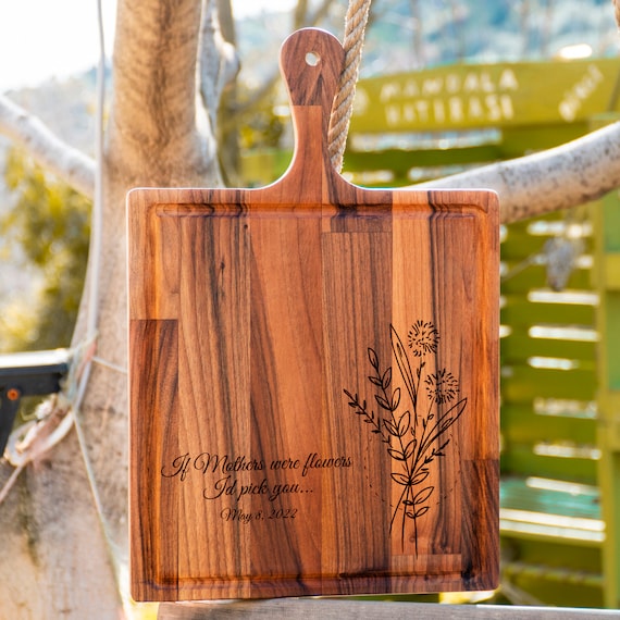 Personalized Oak or Walnut Custom Cutting Board, Engraved Cut