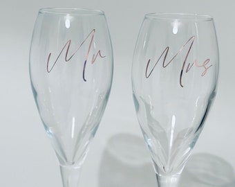 Personalised Champagne Glass Vinyl Gift Ideas Gifts for Him Personalised Wedding Glasses Name Mr and Mrs Gifts for Her Couple Bride Groom