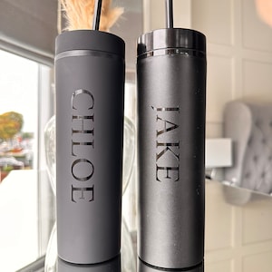 Vaso de acrílico de 16 oz sin BPA, personalizado, de color negro, con pajita, de doble pared, para novias, bodas, trabajo, día, verano, bebidas, vaso, portátil, viajes