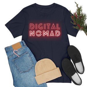 T-shirt met print Digital Nomad | Uniseks jersey met korte mouw afbeelding 7