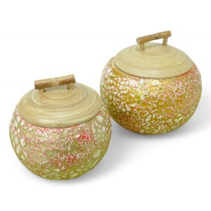Eco bamboo round pot and lid, handmade wooden jar with lid, inlaid with eggshell, pink-gold effect, HTT001