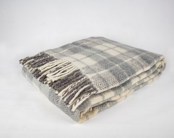 Gray Tartan Plaid Wool Blanket: Vintage Style Throw