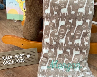 Personalisierte Babydecke | Bestickte Decke mit Namen | Giraffe Babydecke | Babypartygeschenk | Baby Geschenk