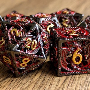 Zestaw kości Tiamat Red Hollow Dragon D&D Metal
