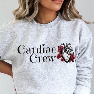 Herz-Crew anatomisches Herz-Krankenschwester-Sweatshirt, Herz-Krankenschwester-Shirt, Kardiologie-Sweatshirt, Herz-RN-Geschenke, Herz-Kreislauf-Krankenschwester Rundhalsausschnitt