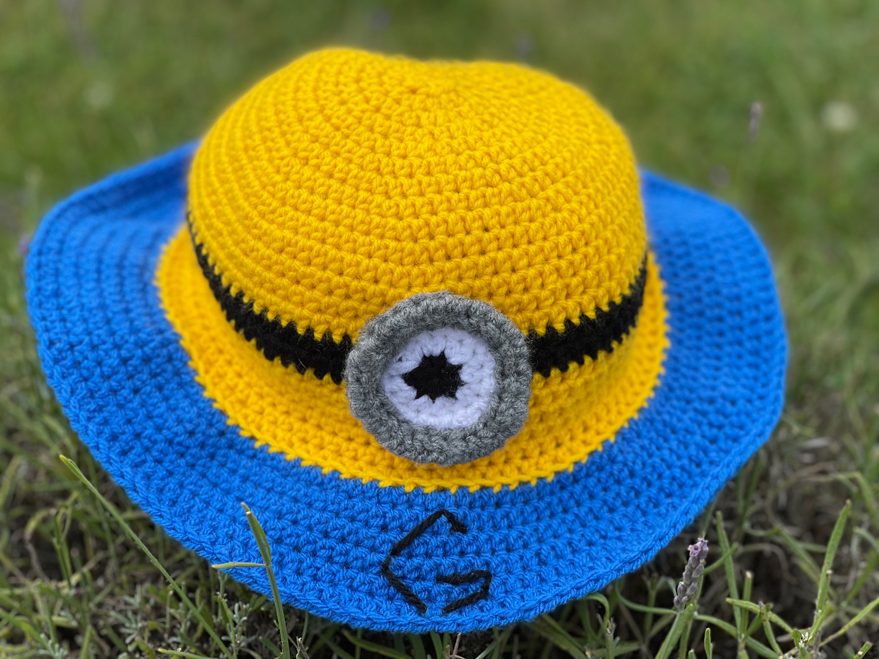 Minion sun hat hotsell