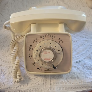 1987 GTE Rotary Telephone, Dial Landline Phone, Vintage Phone, Beige Desk Phone