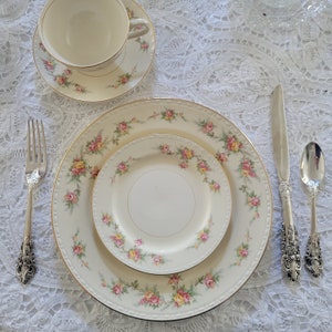 Countess by Homer Laughlin Eggshell Georgian  Choice of Pieces