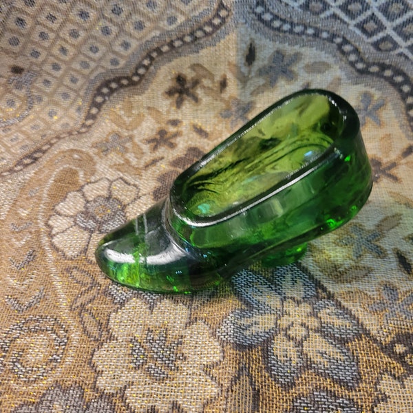 Heavy Green Crystal Shoe with Beaded Band Chunky Heel 4.25 x 3 inches Ashtray