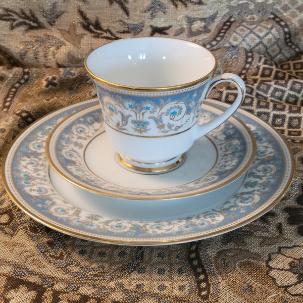 Noritake Polonesa China Elección de Piezas Plato Tazones Taza de Té Platillo 1960's Fine China Gold Rim Azul Blanco