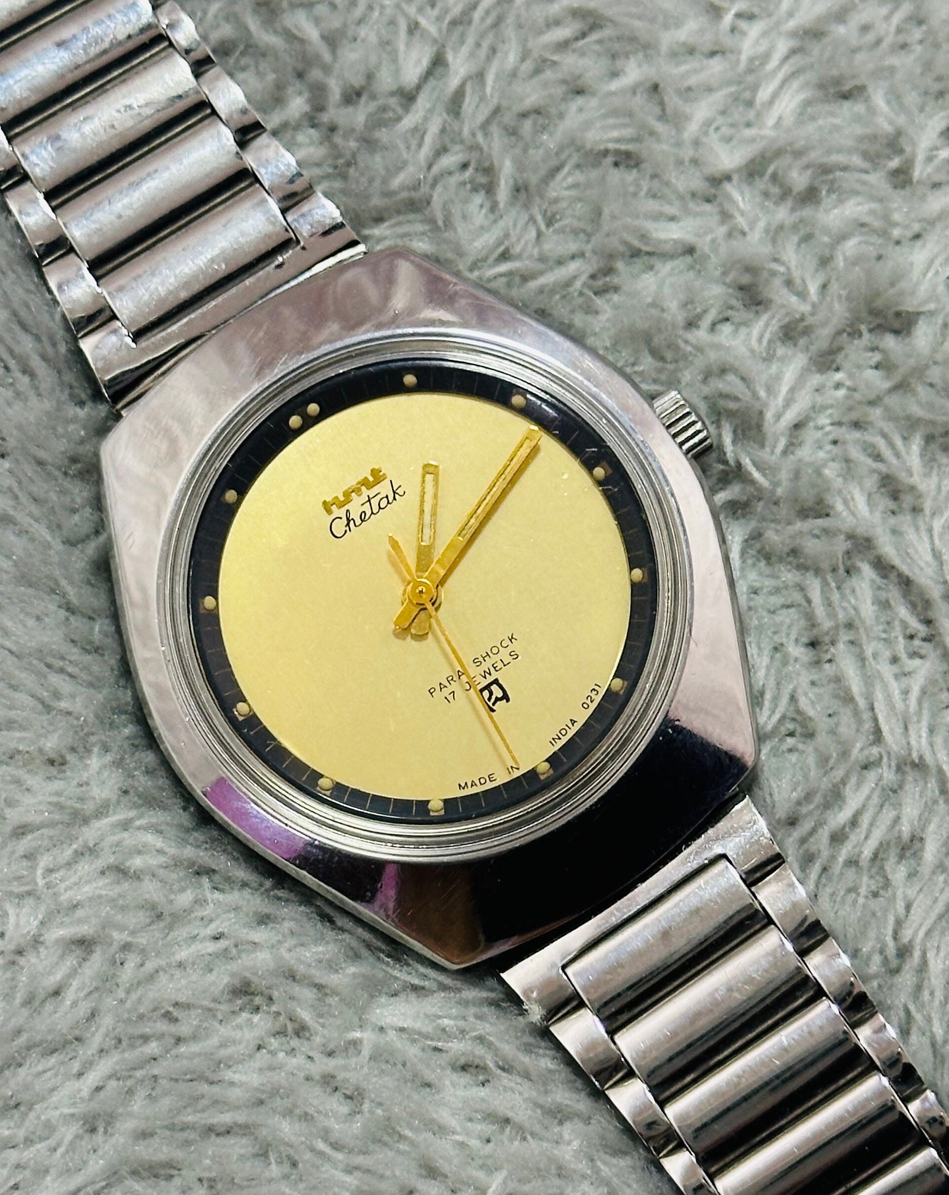 Vintage HMT Chetak Gold Dial Hand Winding Men's Watch Movement 17