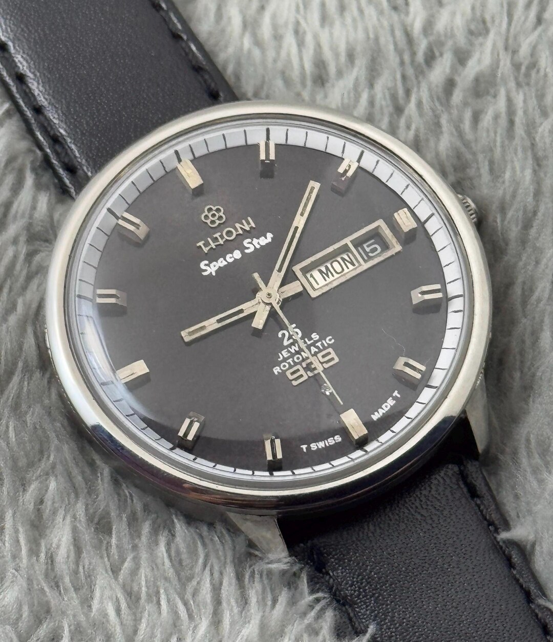 Vintage Titoni Space Star 939 Black Day Date Dial 25jewels