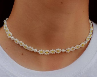 Beaded Daisy Choker / Yellow Blue Choker / White Beaded Choker / Yellow Blue Beaded Daisies