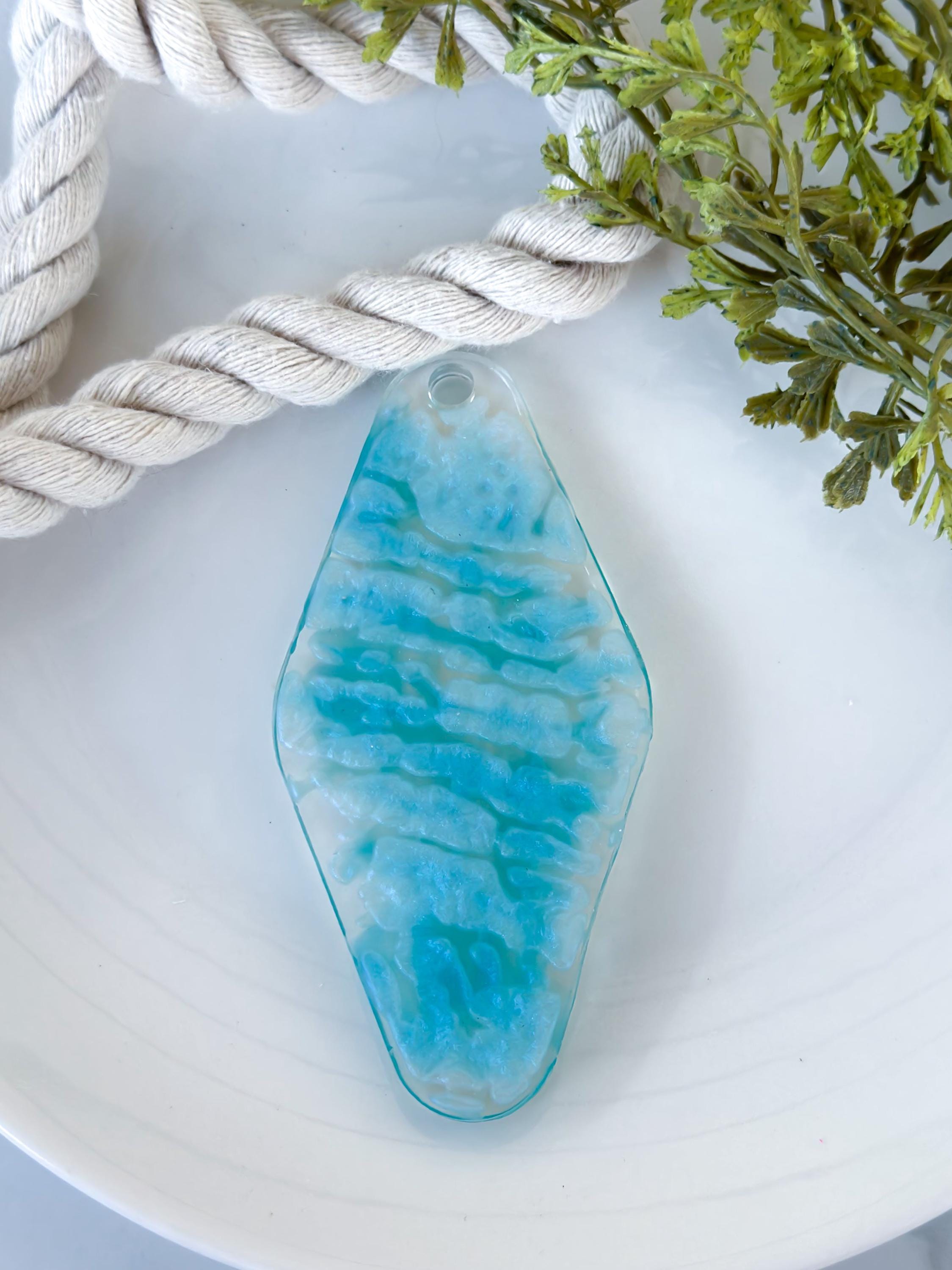 Diamond Shaped Resin Keychain - Thumbnail 2