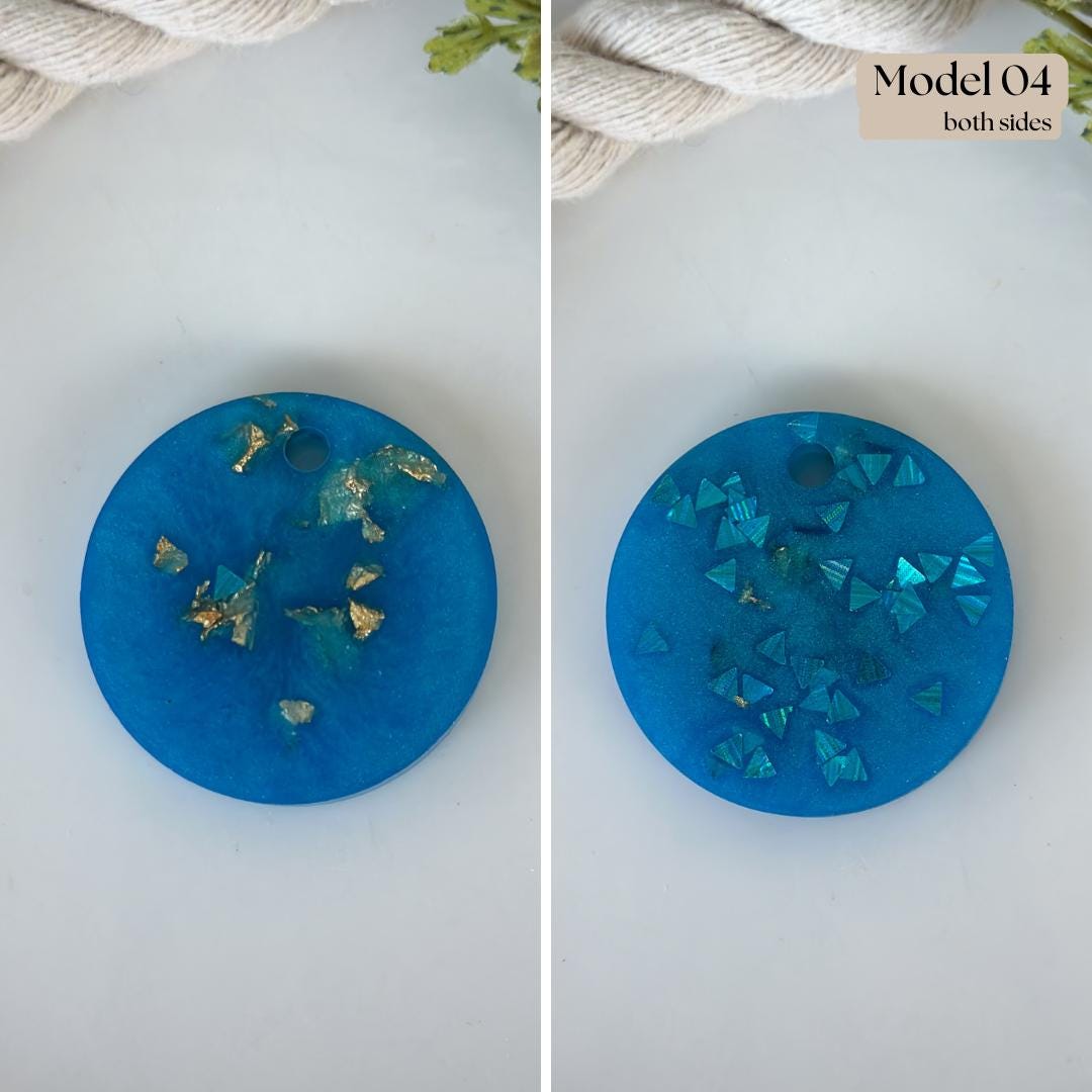 Resin Keychain – Blue Circle with Gold Leaves - Thumbnail 4