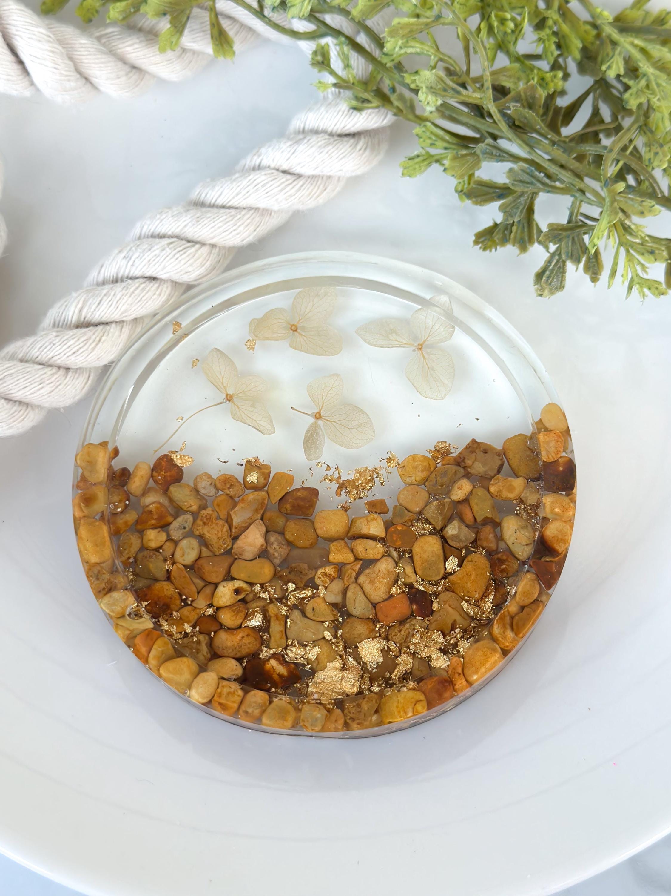 Small Circular Jewelry Tray – Resin with Stones & Flowers - Thumbnail 3