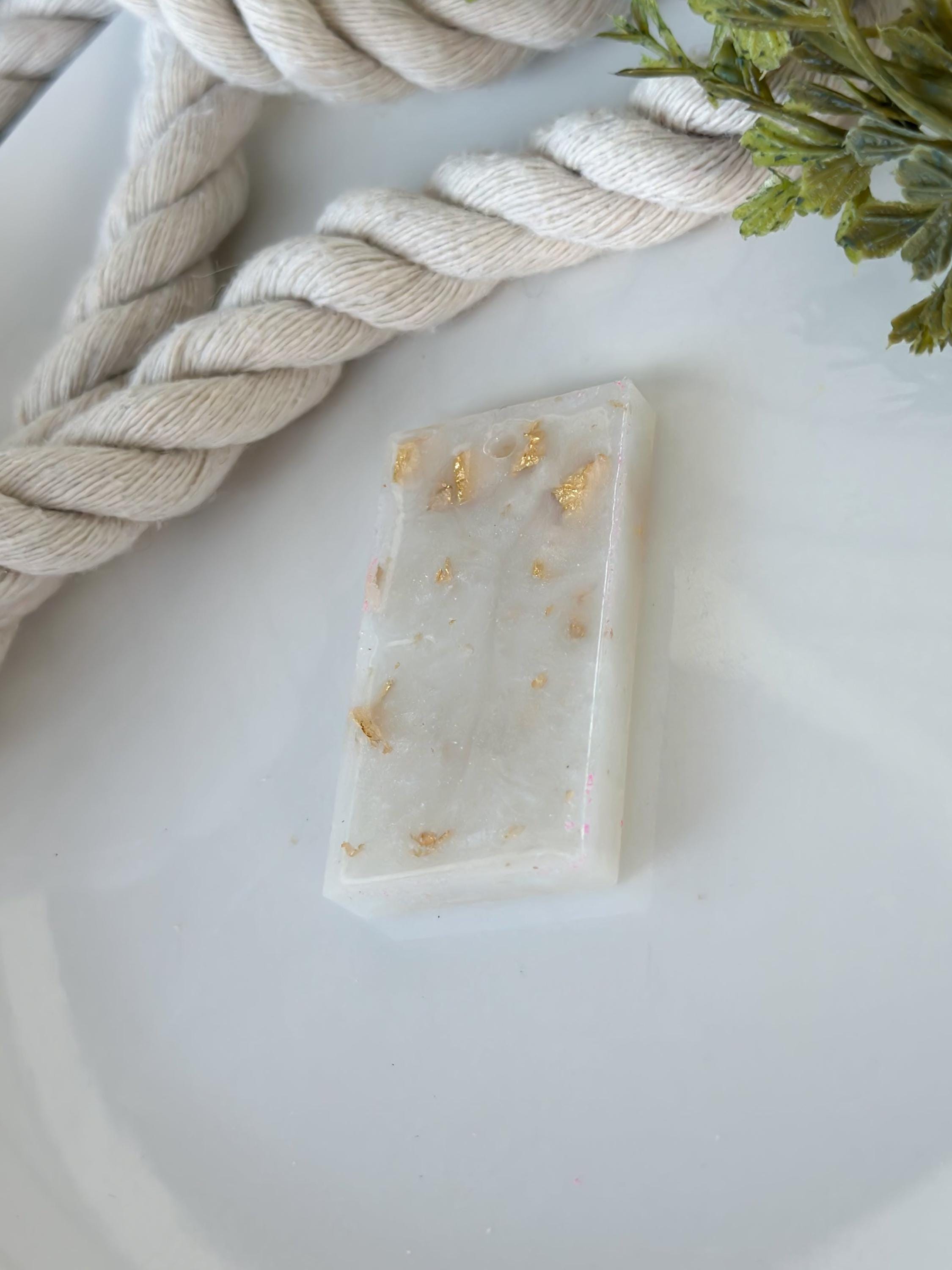 Pearlescent White Pendant with Golden Flakes - Thumbnail 2