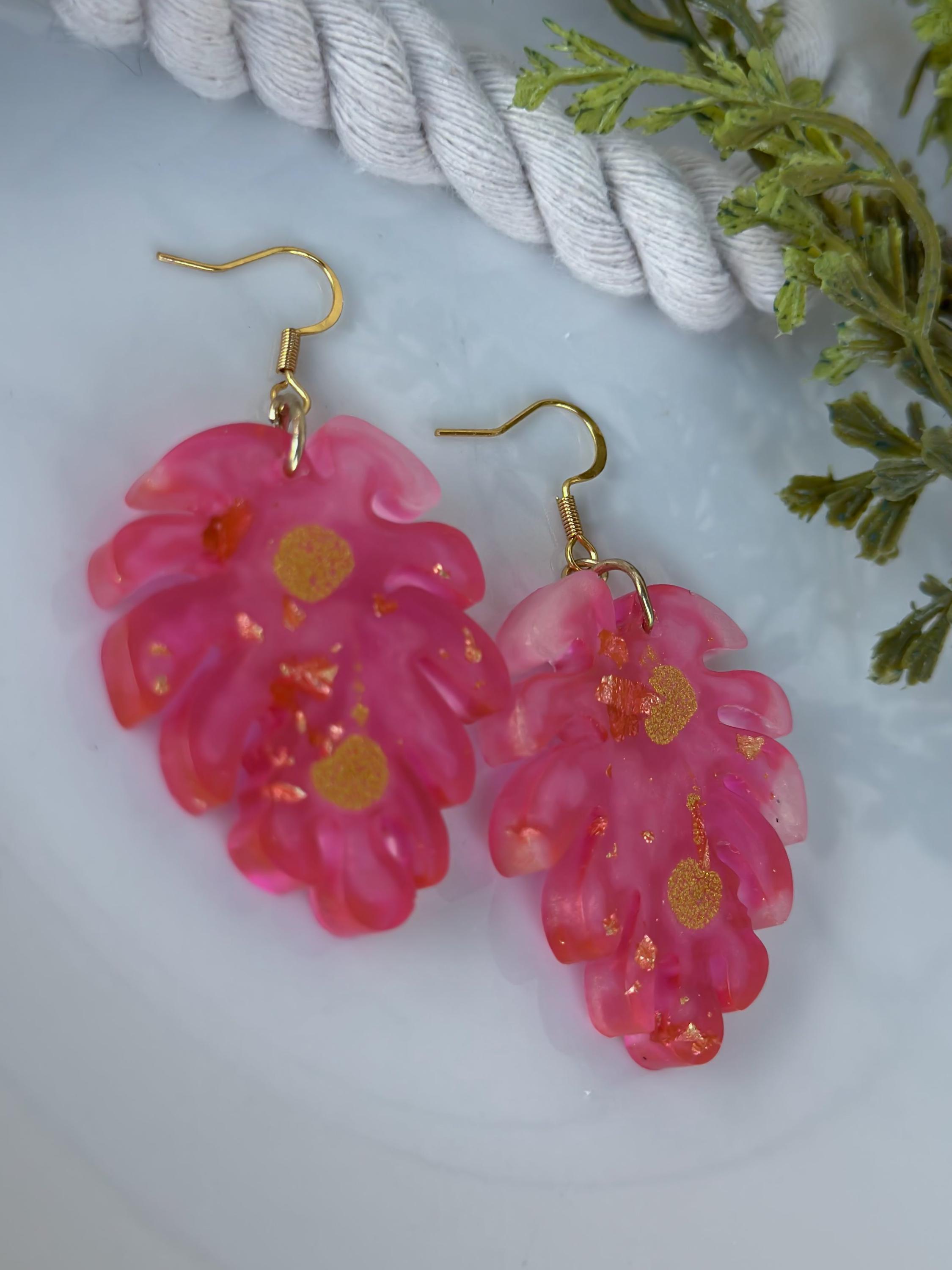 Leave Flower Earrings – Light Pearl Pink with Gold Drops - Thumbnail 3