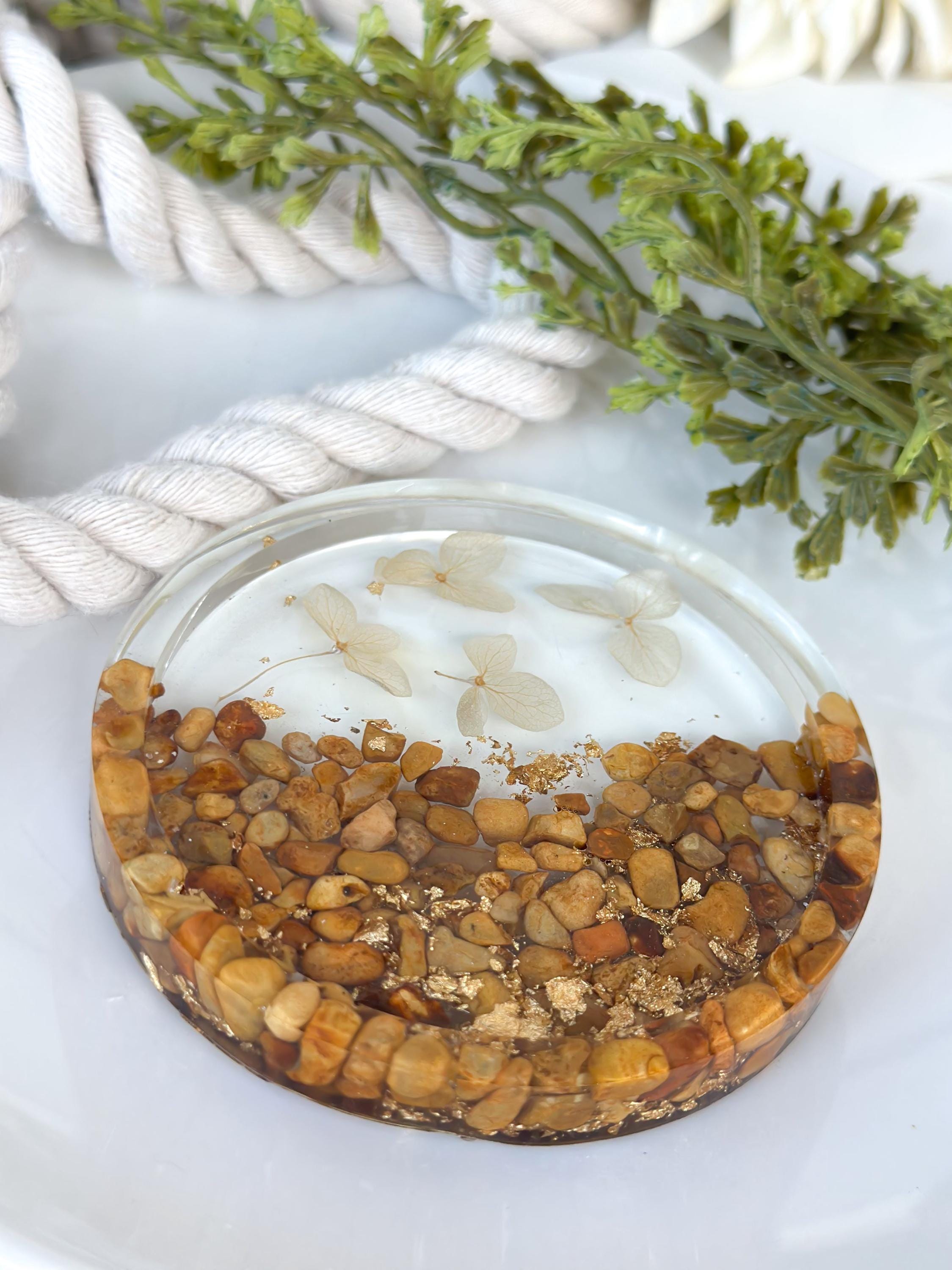 Small Circular Jewelry Tray – Resin with Stones & Flowers - Thumbnail 2