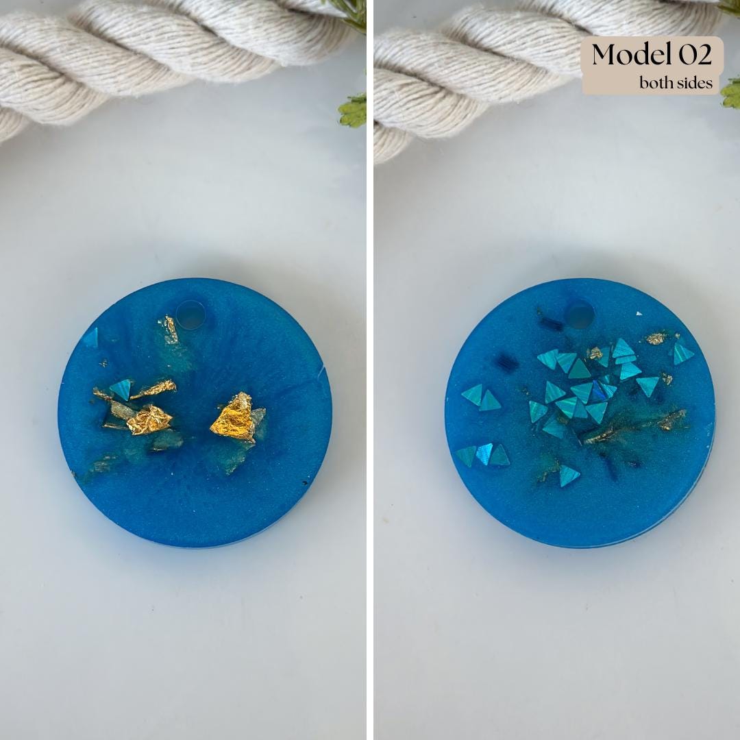 Resin Keychain – Blue Circle with Gold Leaves - Thumbnail 2