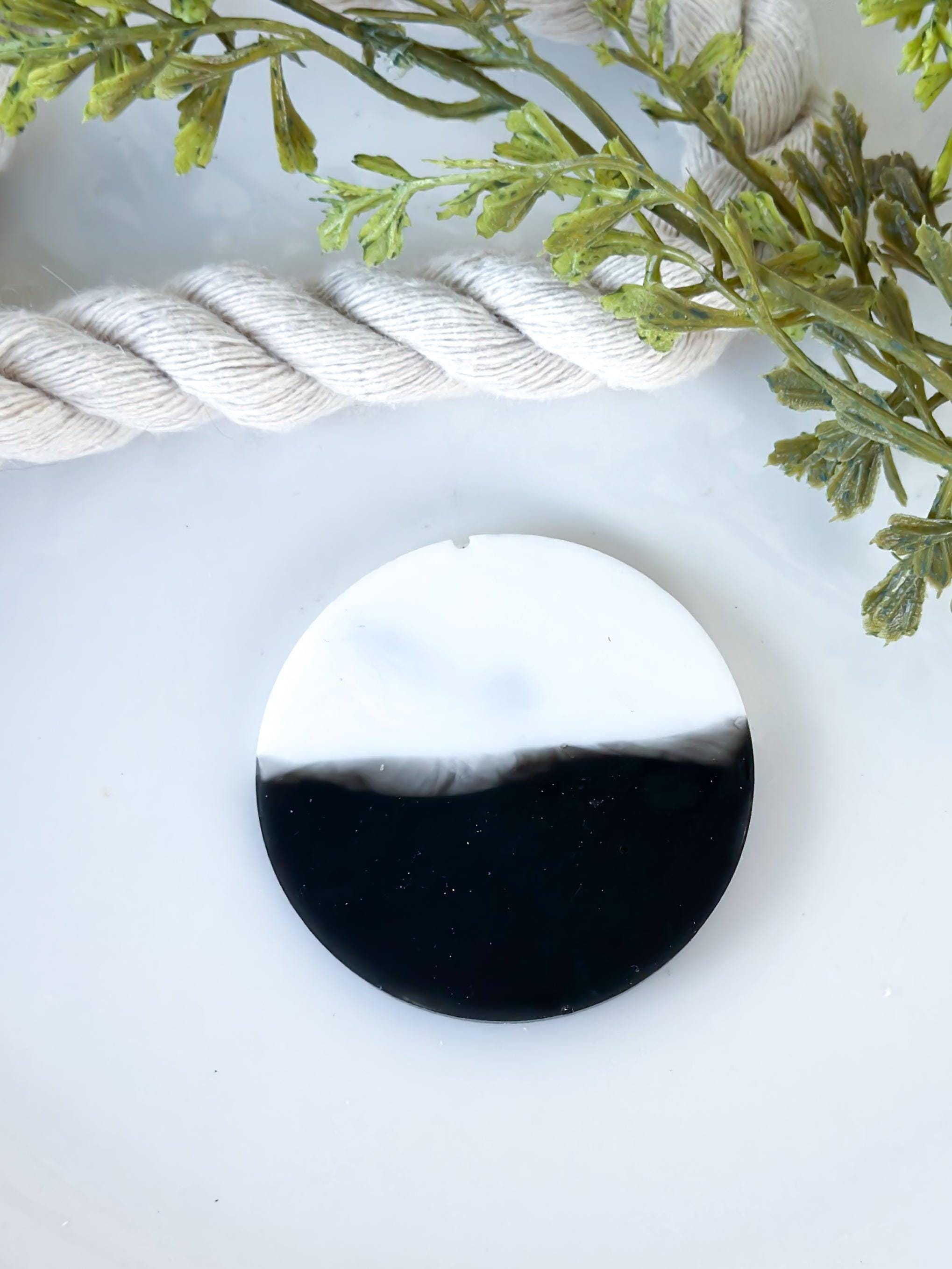 Resin Keychain – Circle - Image 1
