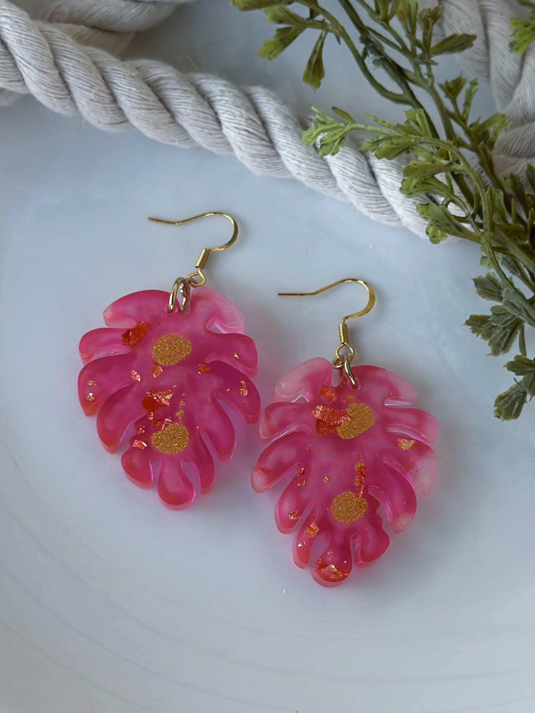 Leave Flower Earrings – Light Pearl Pink with Gold Drops - Thumbnail 2