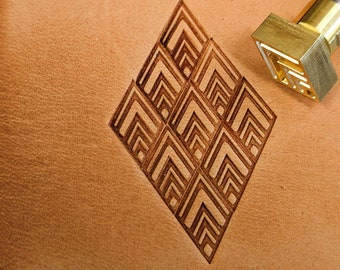 Lined Diamond B12