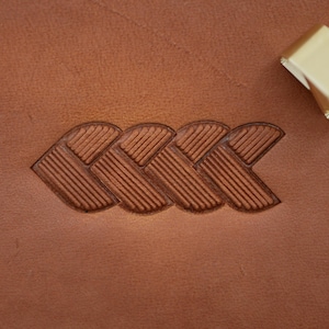 Lined V-Braid Border B274