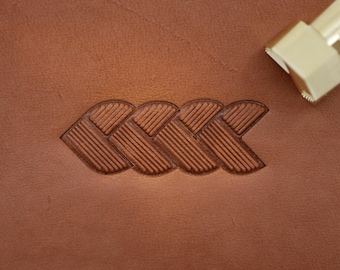 Lined V-Braid Border B274