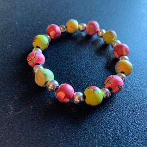Garden View Beaded Stretch Bracelet Lady Bugs Plants Sunshine
