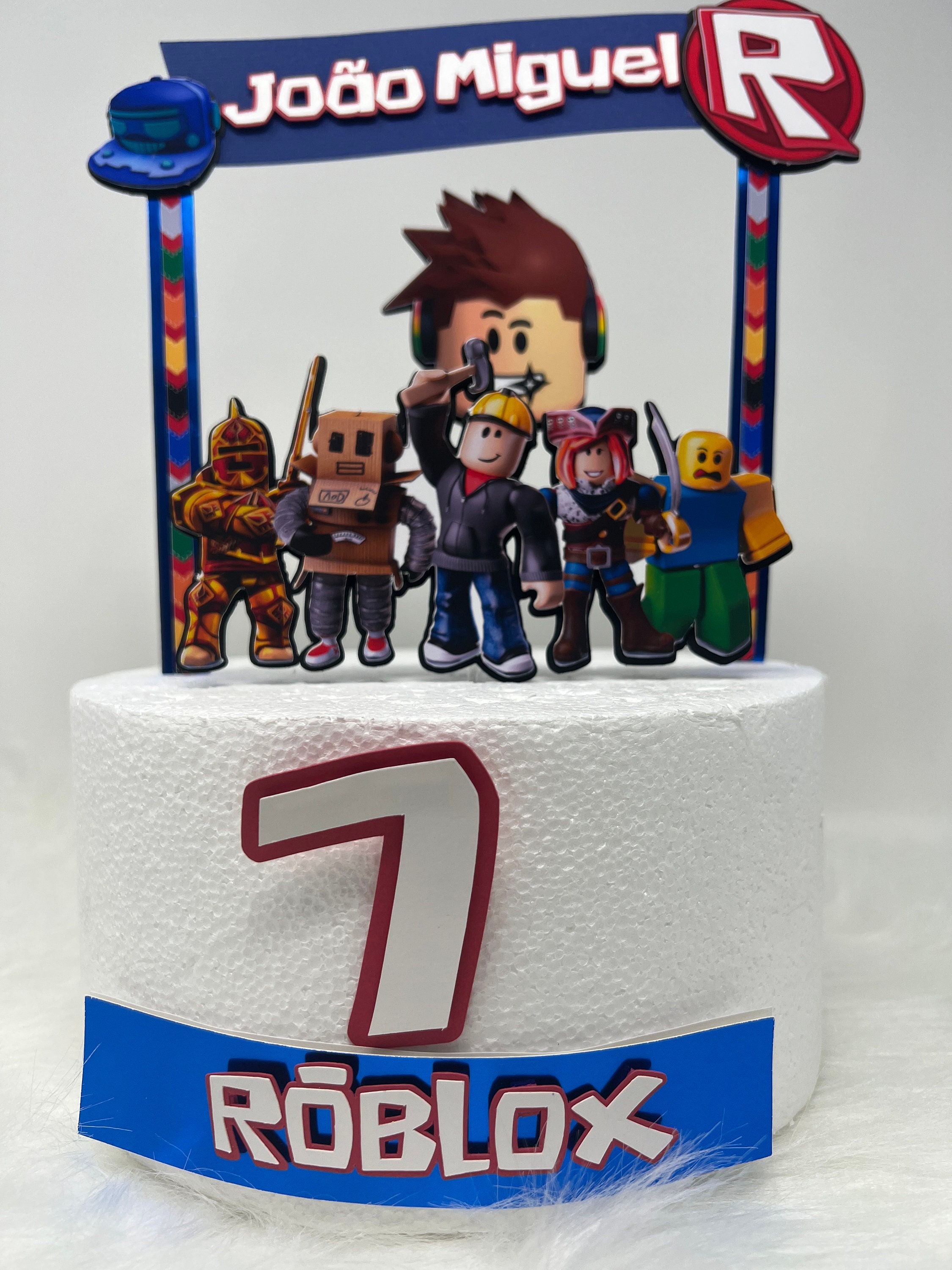 Topo de Bolo ROBLOX  Decorar cumpleaños infantil, Imprimibles para fiestas  gratis, Crear tarjetas de cumpleaños