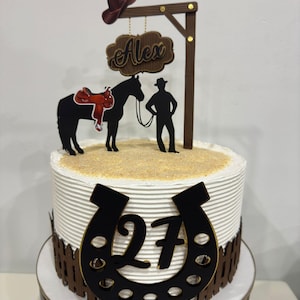 Gâteau de cow-boy, gâteau de rodéo, gâteau rustique, gâteau occidental, anniversaire de cow-boy, gâteau d&#39;anniversaire de campagne