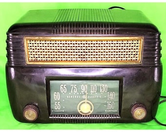 1946 Bakelite GE Model 202 Tube Radio Original