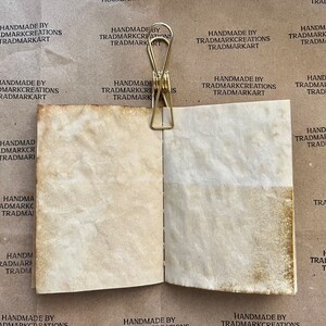Carnet/journal en papier bond vintage teint au café fait à la main (taille du voyageur passeport)