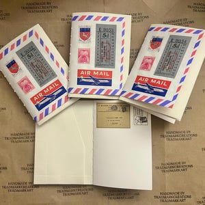 Cahier d'autocollants vintage fait main sur le thème de la poste aérienne avec double pochette pour enveloppes et couvertures de dossier (taille de voyageur PASSEPORT)
