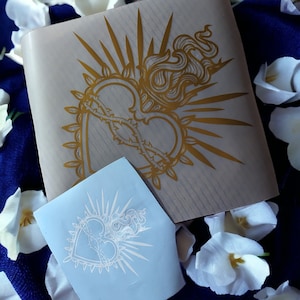Scared heart decal/ Sangrado corazón calcomanía