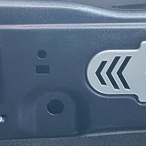 Renault Zoe - Kofferventilatieafdekkingen met verborgen AirTag en aluminium veiligheidsmoerhouders (set van 4)