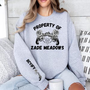 Officieel gelicentieerd eigendom van Zade Meadows Haunting Adeline-sweater met ronde hals