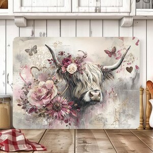 Highland Kuh Blumen PNG, Schmetterling Kuh Schneidebrett Sublimationsdesign, rustikale Bauernhaus Küche digitaler Download, Schmetterling Kuh Png