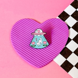 Cat Abduction UFO Enamel Pin: Funny Lapel Pin