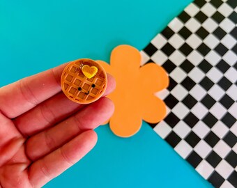 Larry | Waffle Magnet | Kitchen Magnet | Waffle Ornament | Kawaii Magnet | Fridge Magnet | Nature Magnet | Clay Waffle Ornament