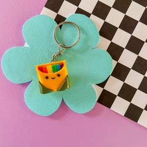 Portachiavi con pastelli kawaii: regalo felice in pasta polimerica