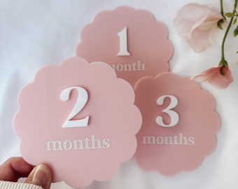 Wavy baby milestone discs / set of 12 monthly milestone discs / baby photo prop / baby shower gift