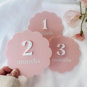 Wavy baby milestone discs / set of 12 monthly milestone discs / baby photo prop / baby shower gift