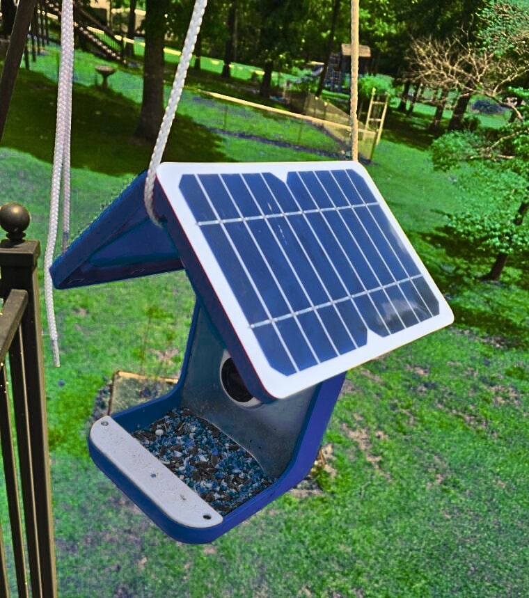 HSHD Solar Lighthouse Bird Feeder with Rotating Beacon Lamp - 14 Hanging  Mesh Wild Bird Feeders for Outdoor Garden Patio Lawn Decor (Retro)