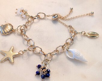 Seashell Charm Bracelet: Adjustable Gold Coastal Jewelry